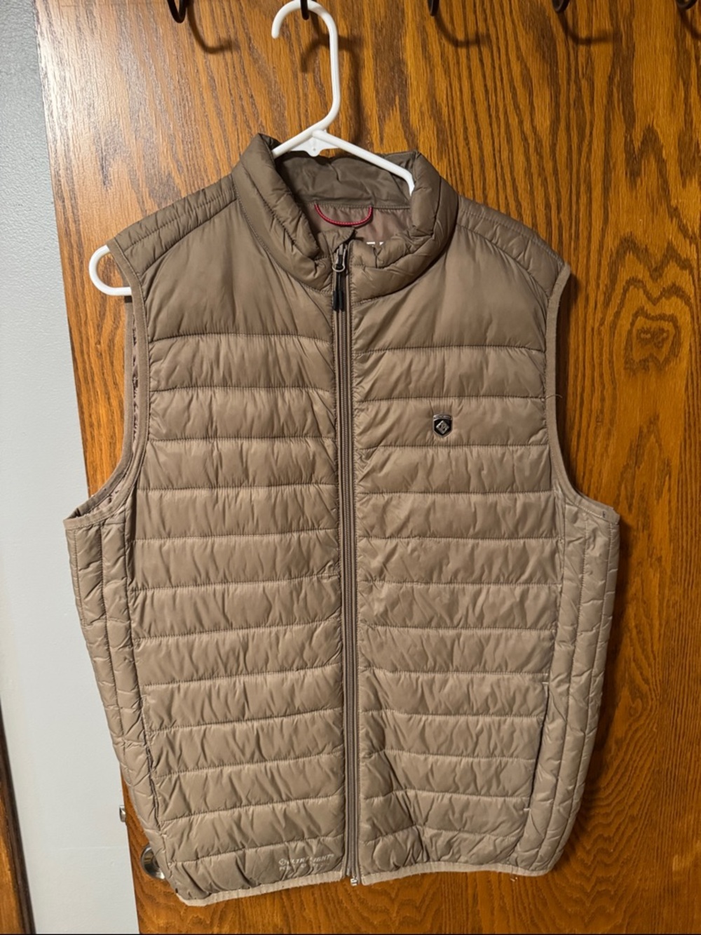 Point Zero Quilted Puffer Vest in Taupe